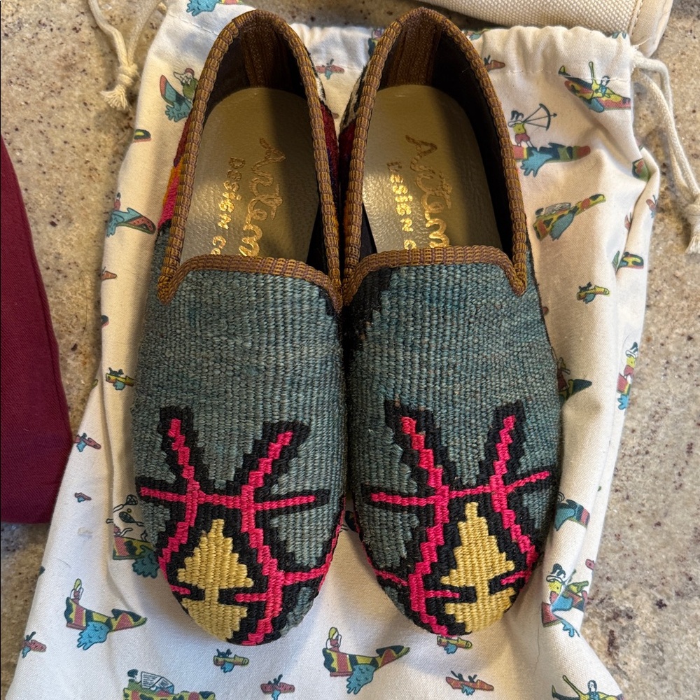 Artemis Design Co. Multicolor Loafers